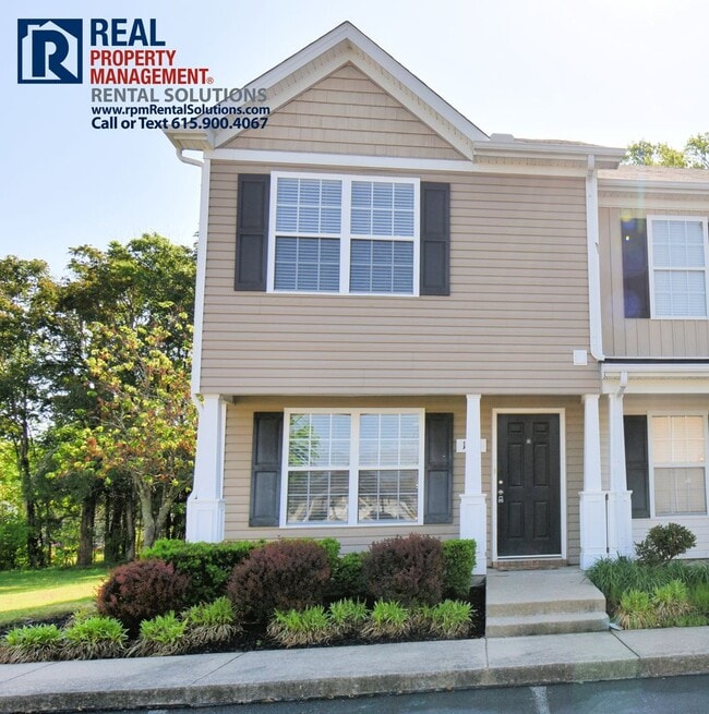 Building Photo - Great 2BR/2.5BA Murfreesboro townhome less than 2 miles from MTSU!