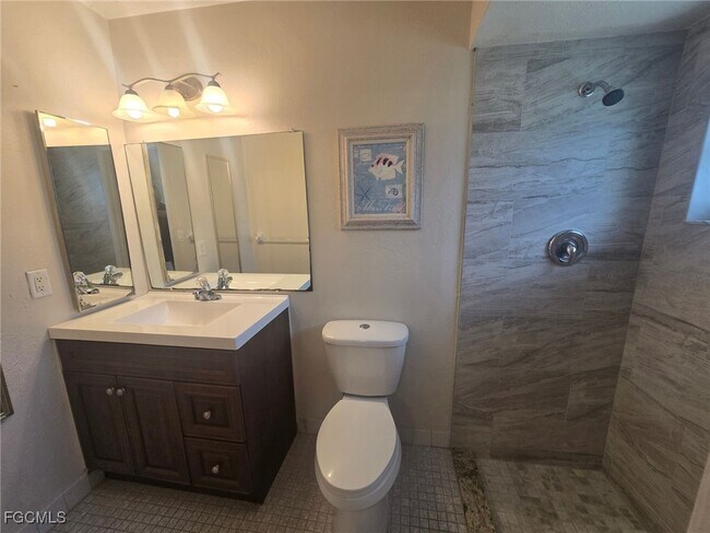 Building Photo - 3815 SE 15th Pl