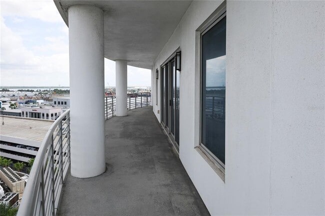 Building Photo - 449 S 12th St