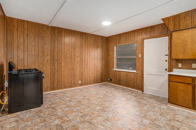 Building Photo - 1706 Redwood Dr