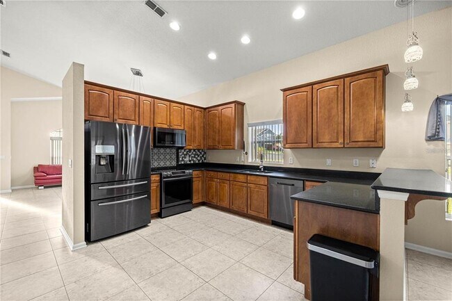 Building Photo - 5438 SW 49th Ave
