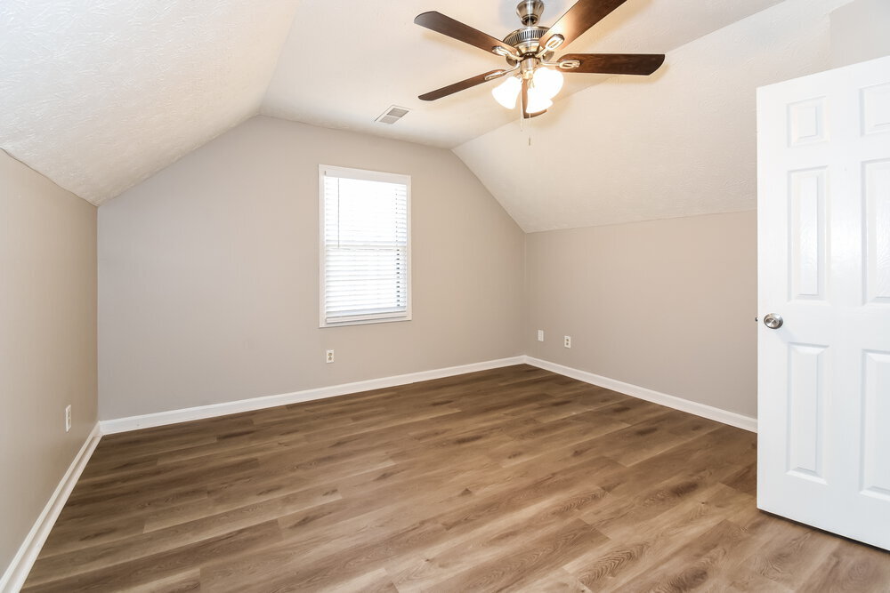 Building Photo - 6390 Queens Rd