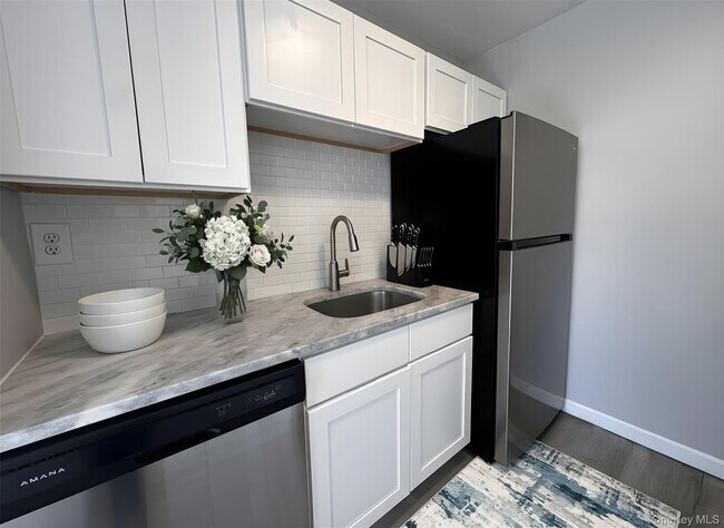 Building Photo - 82 High St