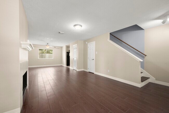 Building Photo - 8723 Creek Willow Dr