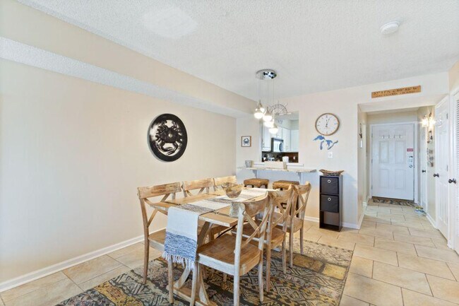 Building Photo - 1988 W Beach Blvd