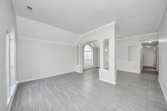Building Photo - 8322 Adler Lake Dr