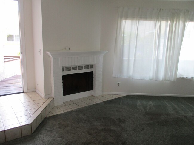 Building Photo - 1046 Opal St
