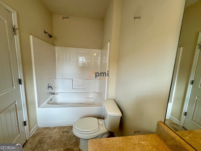 Building Photo - 2 Longleaf Cir