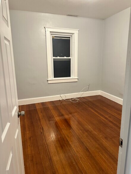 Building Photo - 14 Sabra St