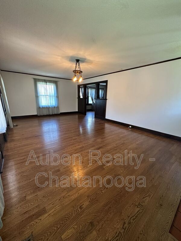 Building Photo - 3211 Montview Dr