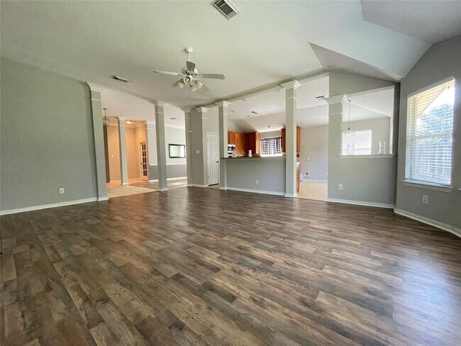 Building Photo - 7631 Golden Thistle Ln