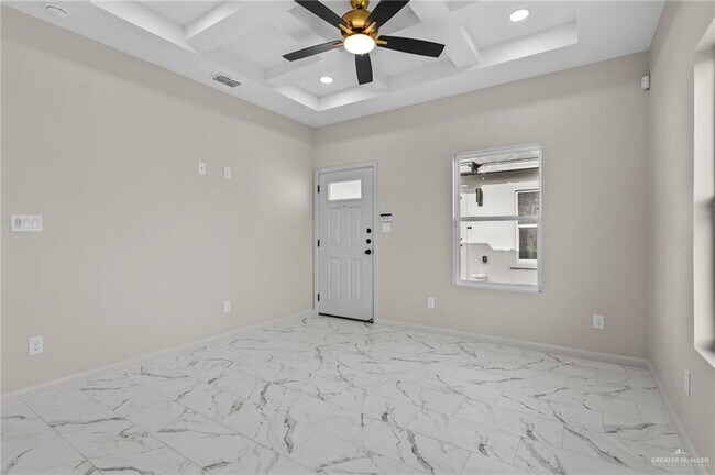 Building Photo - 17 Selena St