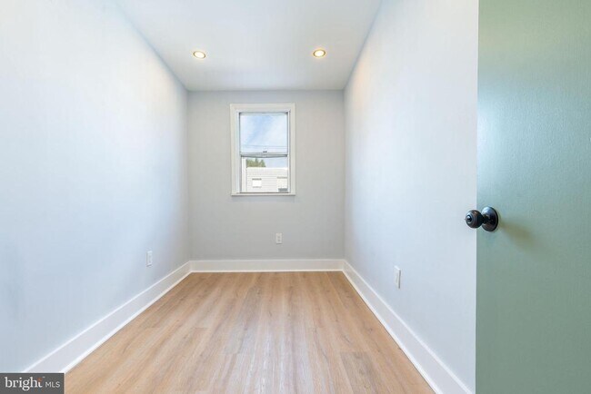 Building Photo - 3120 Tilton St