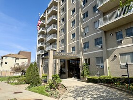 Building Photo - 6 New Ln