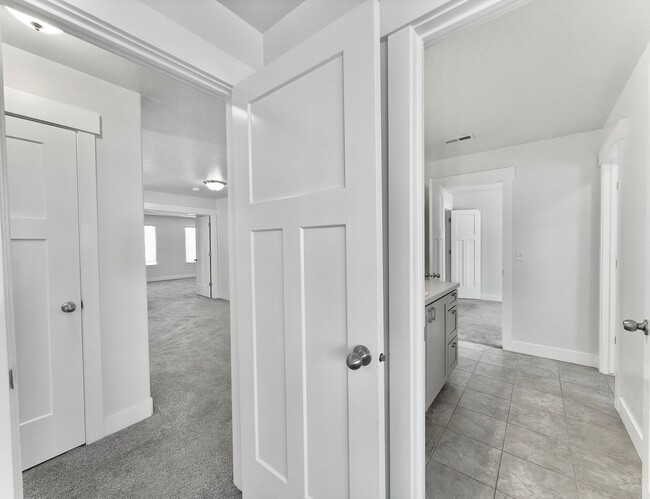 Building Photo - 3 Bed | 2.5 Bath | 2,365 sq ft above grade | Full unfinished basement | 2-car garage