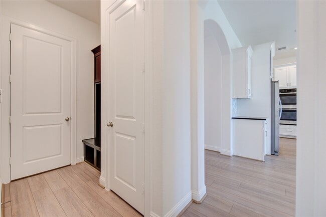 Building Photo - 625 Cape Capri Dr