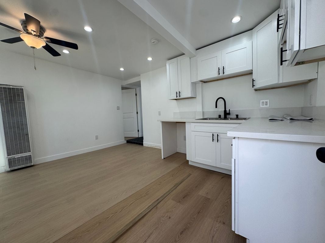 Building Photo - 2669 Clyde Ave