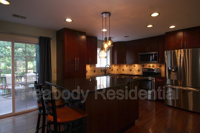 Building Photo - 8027 Merry Oaks Ct