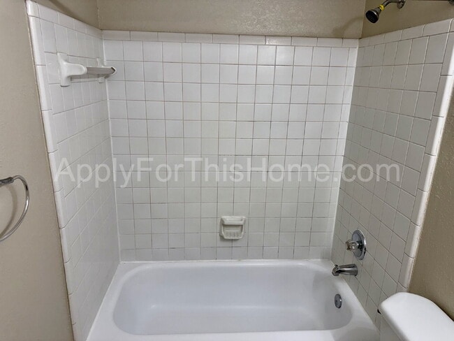 Building Photo - Single Family Home - Carrollwood Area