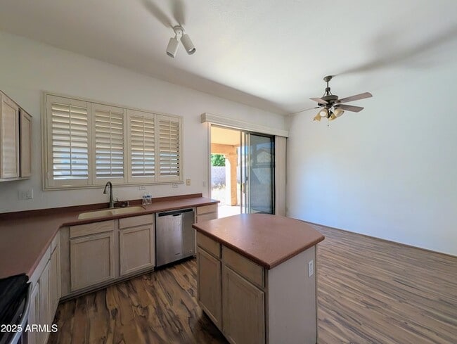 Building Photo - 5959 W Kimberly Way