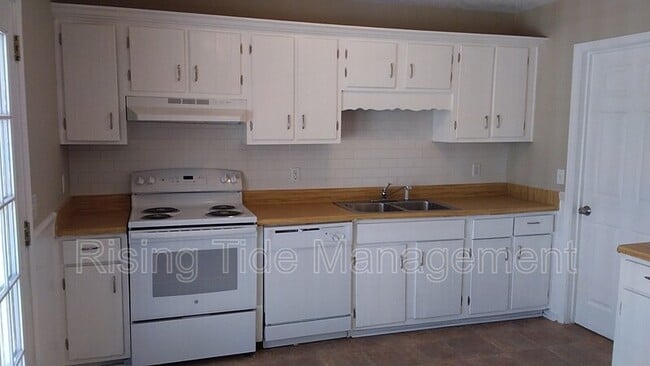 Building Photo - 5824 Balboa Terrace