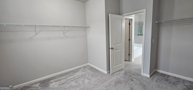 Building Photo - 352 Newshaw Dr