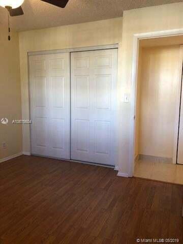 Building Photo - 1911 Sabal Palm Dr