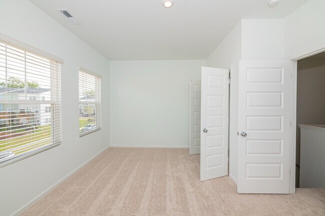 Building Photo - 815 Freston Rd