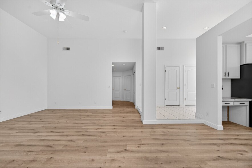 Building Photo - 10291 N Whitney Ave