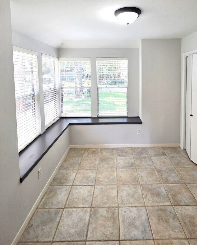 Building Photo - 58 Breezy Point Pl