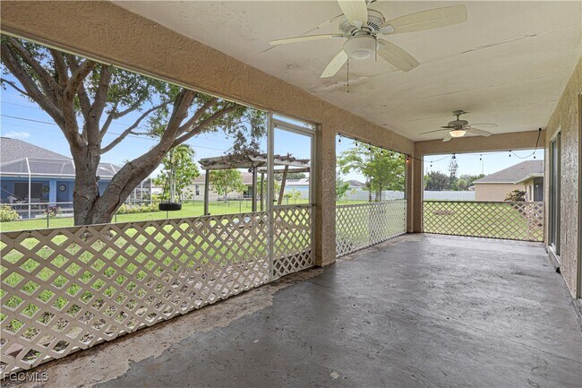 Building Photo - 127 SW 11th Terrace