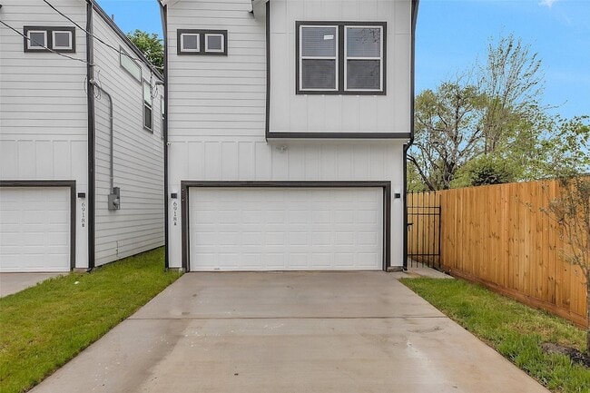 Building Photo - 6918 Dumble St