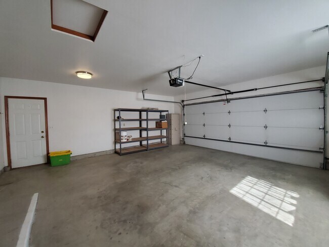 Building Photo - 810 S Dawes St