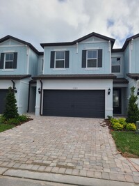 Building Photo - Luxury 3-bedroom, 2.5 bathroom townhome wi...