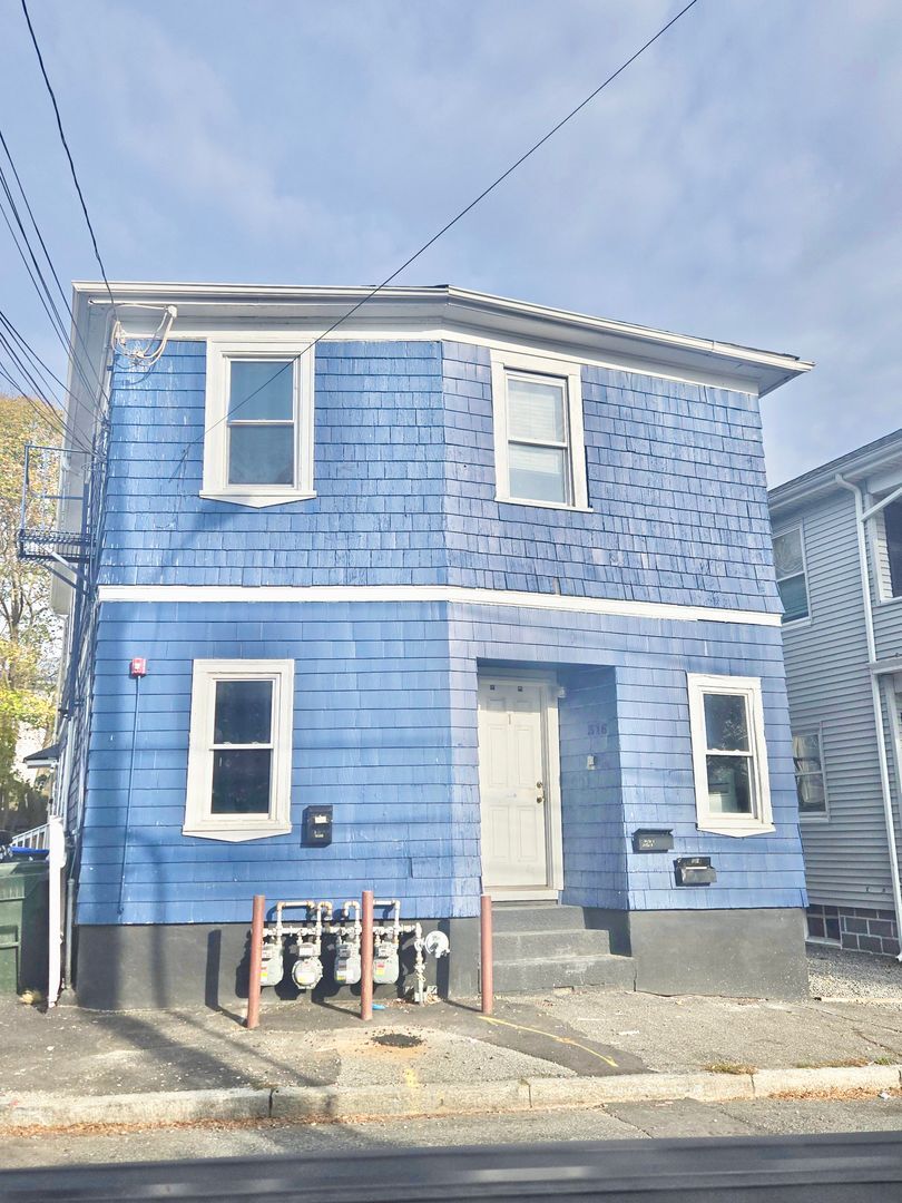 Building Photo - 316 Hawkins St