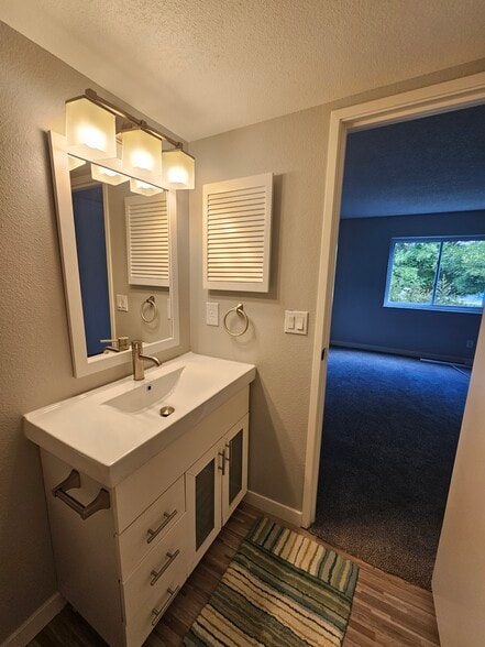 Building Photo - 8555 Fairmount Dr