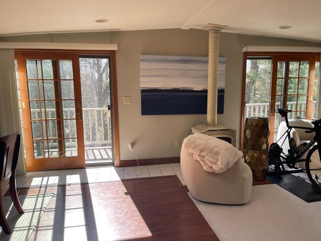 Building Photo - 576 Marrett Rd