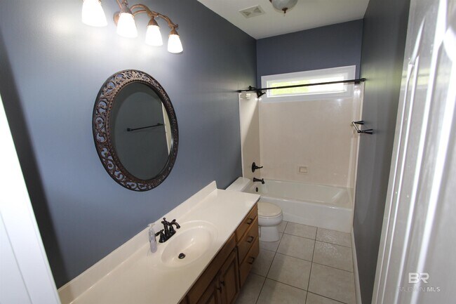 Building Photo - 9948 Sommerset Dr