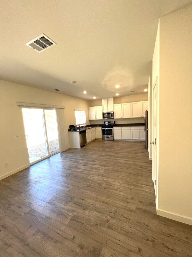 Building Photo - 443 Antares St