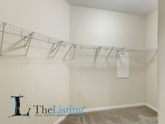 Building Photo - 7411 Surrey Wood Ln