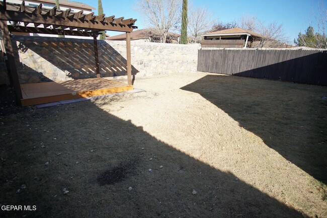 Building Photo - 14207 Otter Point Ct