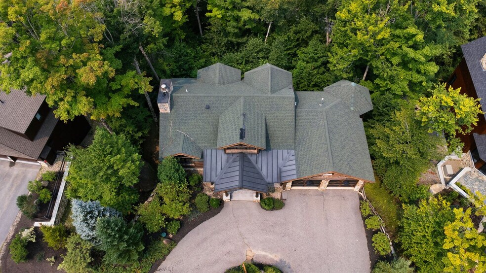 Building Photo - 15 Hemlock Dr