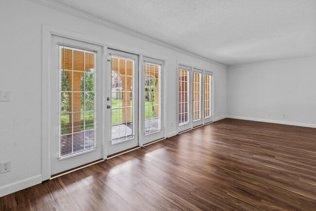Building Photo - 3918 La Mirada Dr N