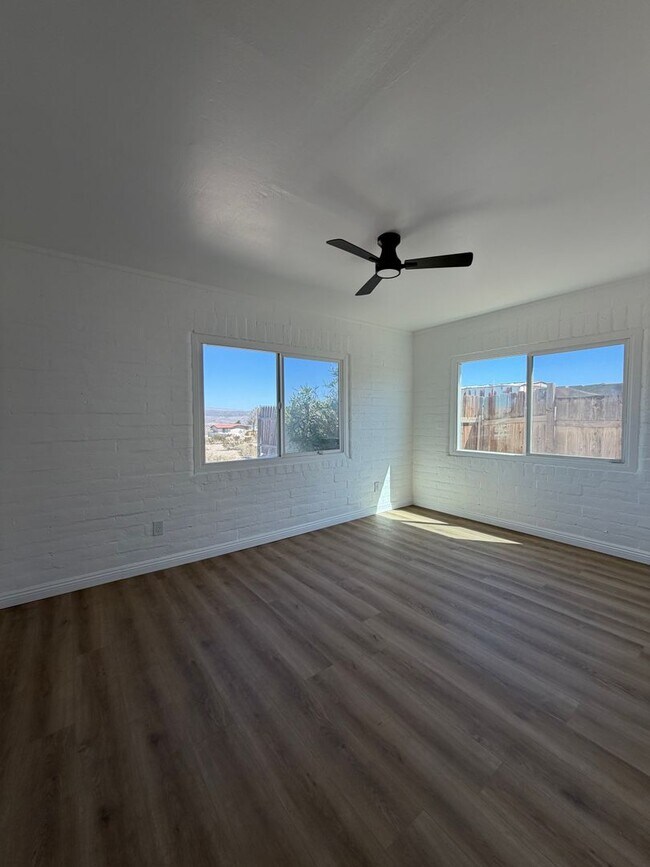 Building Photo - 261 Armory Rd
