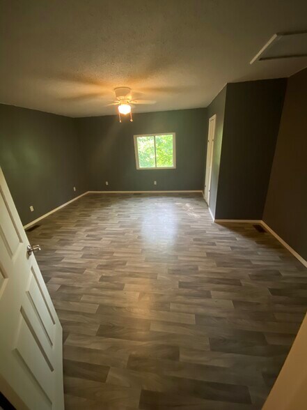 Building Photo - 136 Snyder Dr