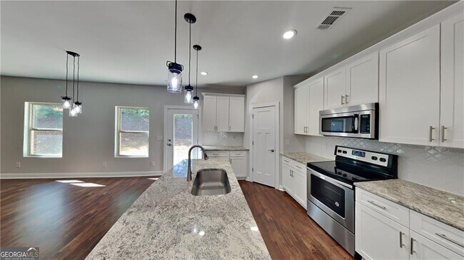 Building Photo - 1280 Vonda Ln SW