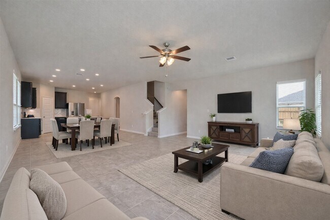 Building Photo - 1015 Modesto Dr