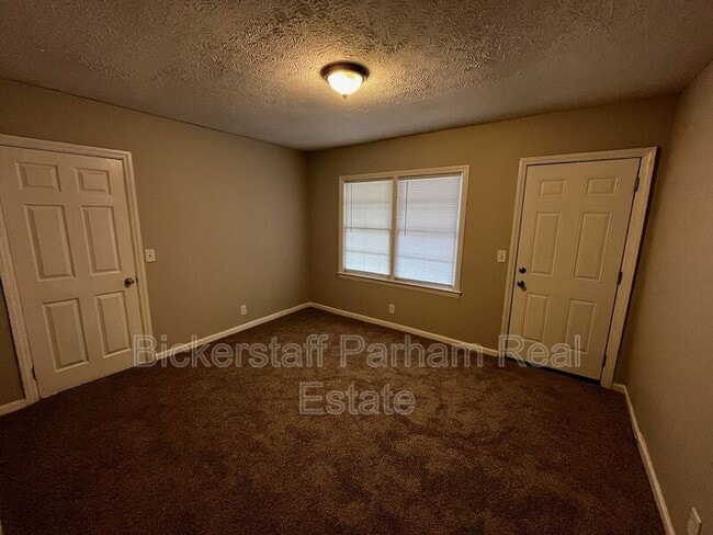 Building Photo - 1077 Dunbar Ave