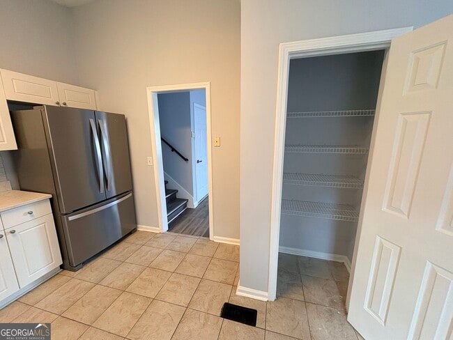 Building Photo - 1718 Graywood Dr SE