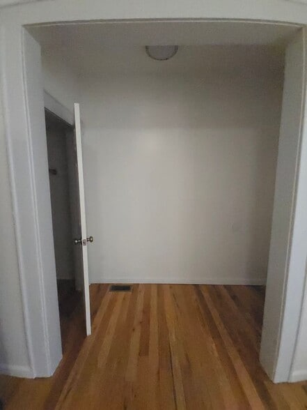 Building Photo - 166 Goodwin Ave